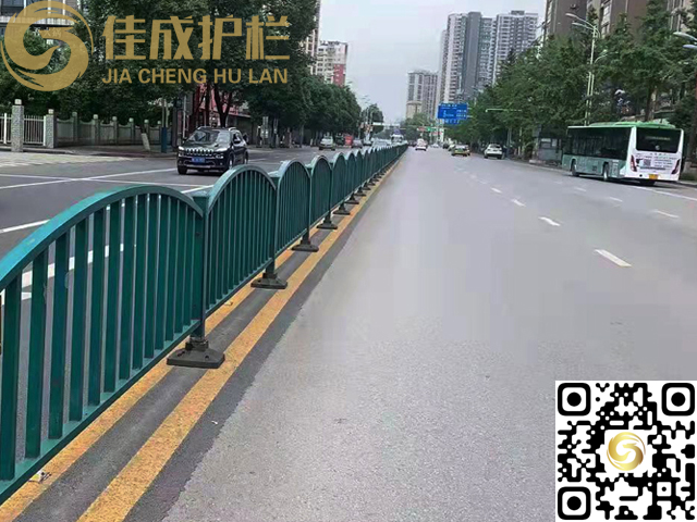 弧形道路隔离护栏